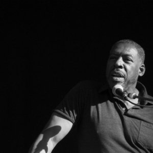 Ernie Hudson is an American actor. He's best known for his part as Winston Zeddemore in the Ghostbusters film series, Sergeant Darryl Albrecht in The Crow, and Warden Leo Glynn on HBO's Oz. Ghost photographed him - just at the right moment when the sun was at the right place - at the Facts Convention Ghent in 2015.