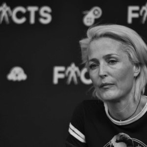 Gillian Anderson is an American actress. She is best known as FBI Special Agent Dana Scully in the series The X-Files, sex therapist Jean Milburn in the Netflix comedy drama Sex Education, and British Prime Minister Margaret Thatcher in the fourth season of Netflix drama series The Crown. Ghost photographed her at the Facts Convention Ghent (Spring edition) in 2018.